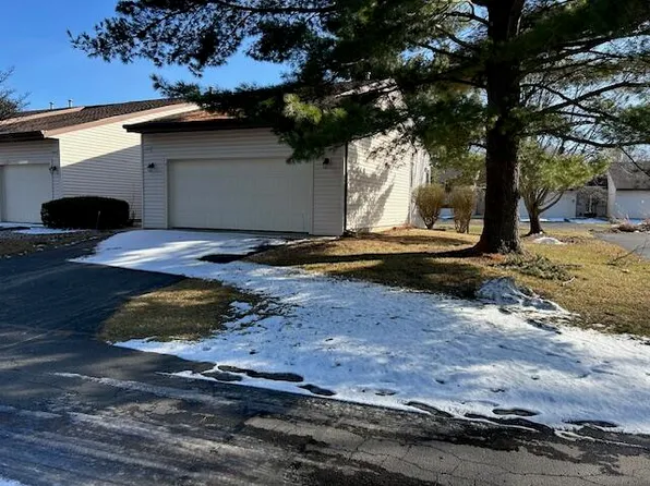 2700 Stonegate Dr SW #21, Wyoming, MI 49519