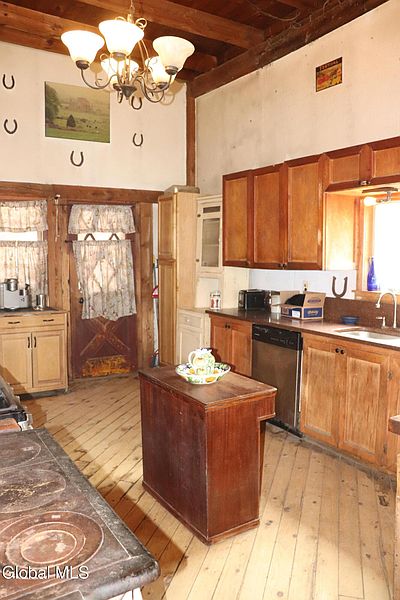 4th image of 484 S Johnsburg Road