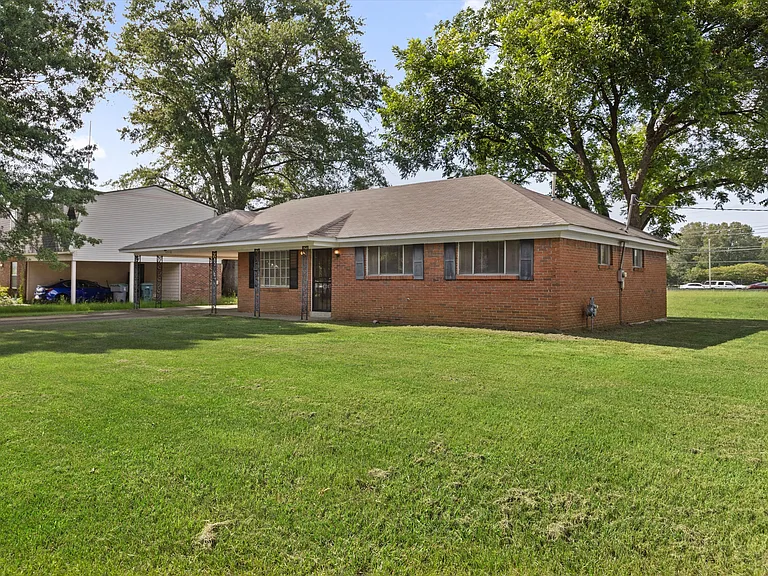 4918 Fairbrook Ave — Photo 2