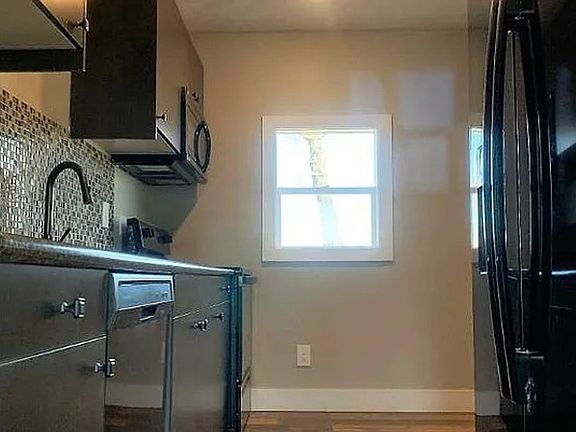 5th image of 4026 Spring Cir