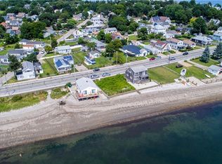 15 Riverside St, Portsmouth, RI 02871