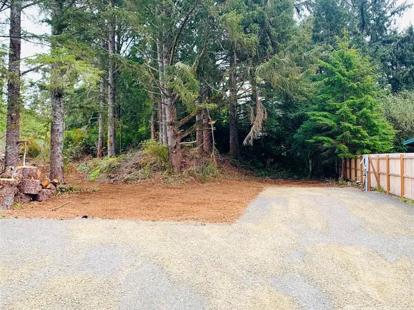 735 Gadwall Court SE, Ocean Shores, WA 98569