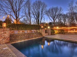 2015 Woodhaven Rd, Charlotte, NC 28211