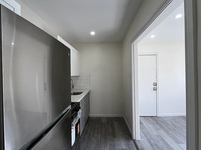 204 Duncan Ave #1 — Photo 2