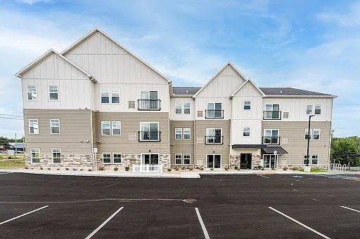 Riverbend Flats Apartments — Photo 3
