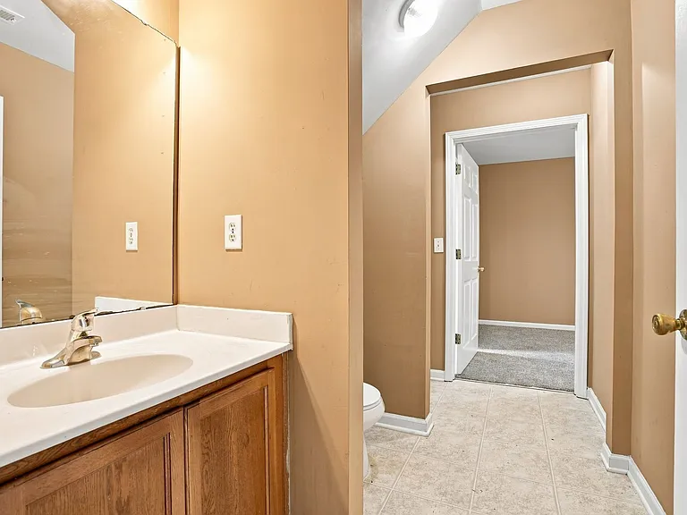 926 Oakshire Cir — Photo 18