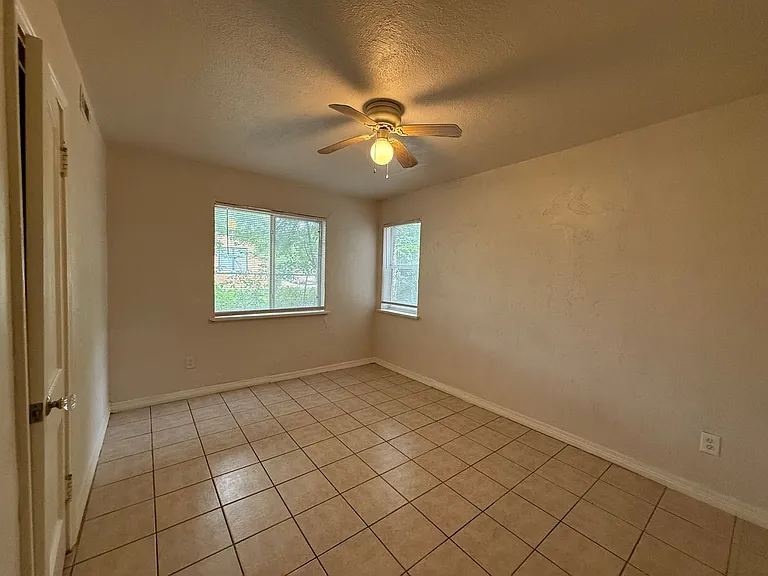 1740 NW 17th St #2 — Photo 16