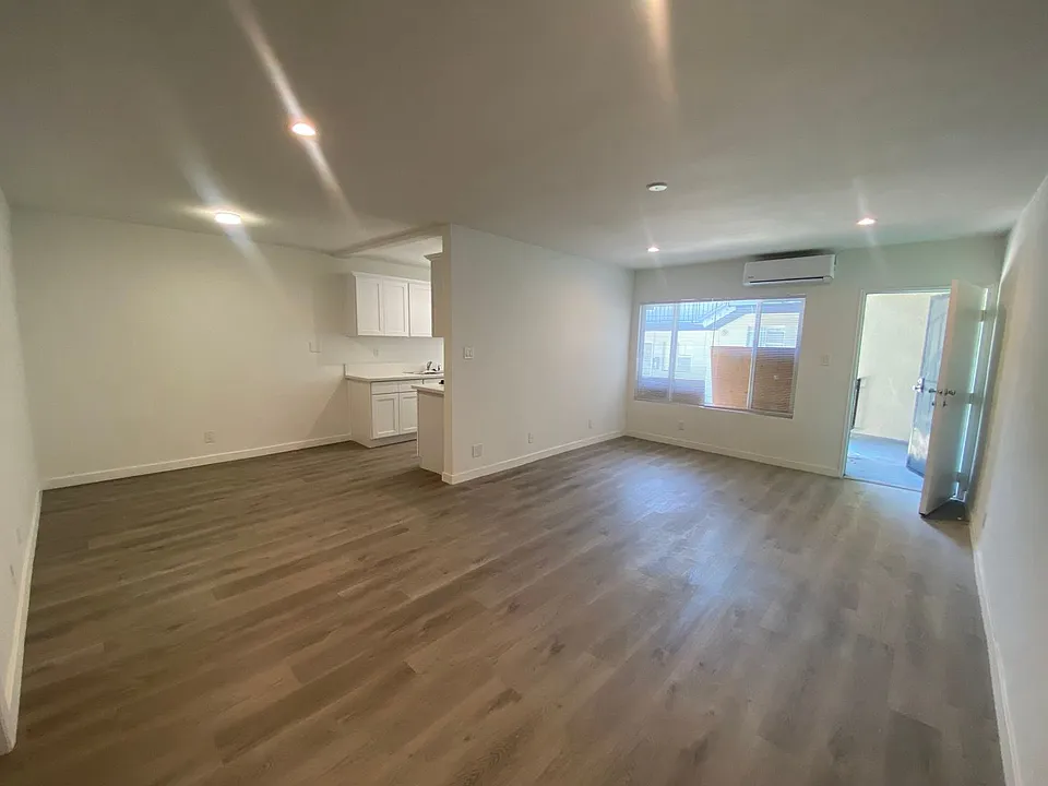 4800 August St