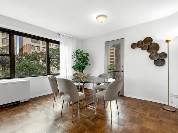 360 East 72nd Street image 4 of 13