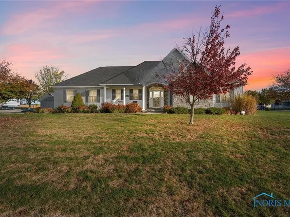 891 E Linfoot St, Wauseon, OH 43567