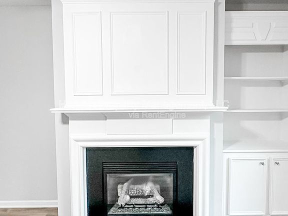 5th image of 139 Riverstone Commons Cir