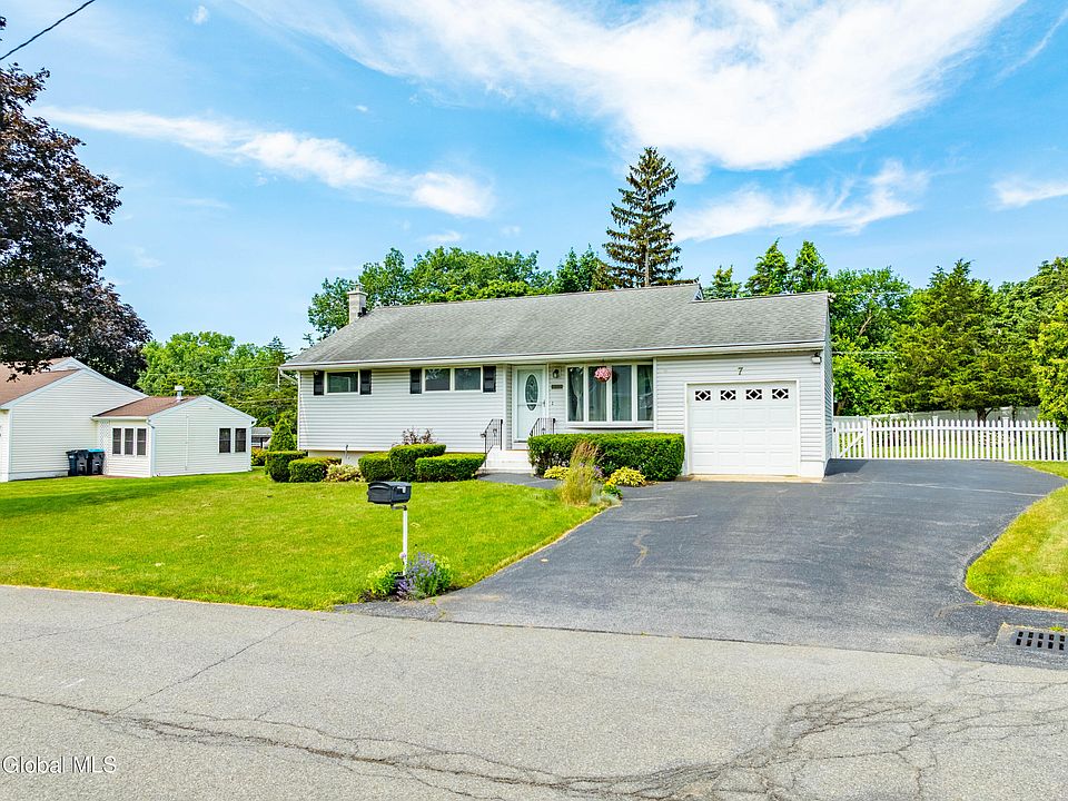 NEIGHBORHOOD ロンT L 7 Twilight Terrace, Loudonville, NY 12211 | Zillow