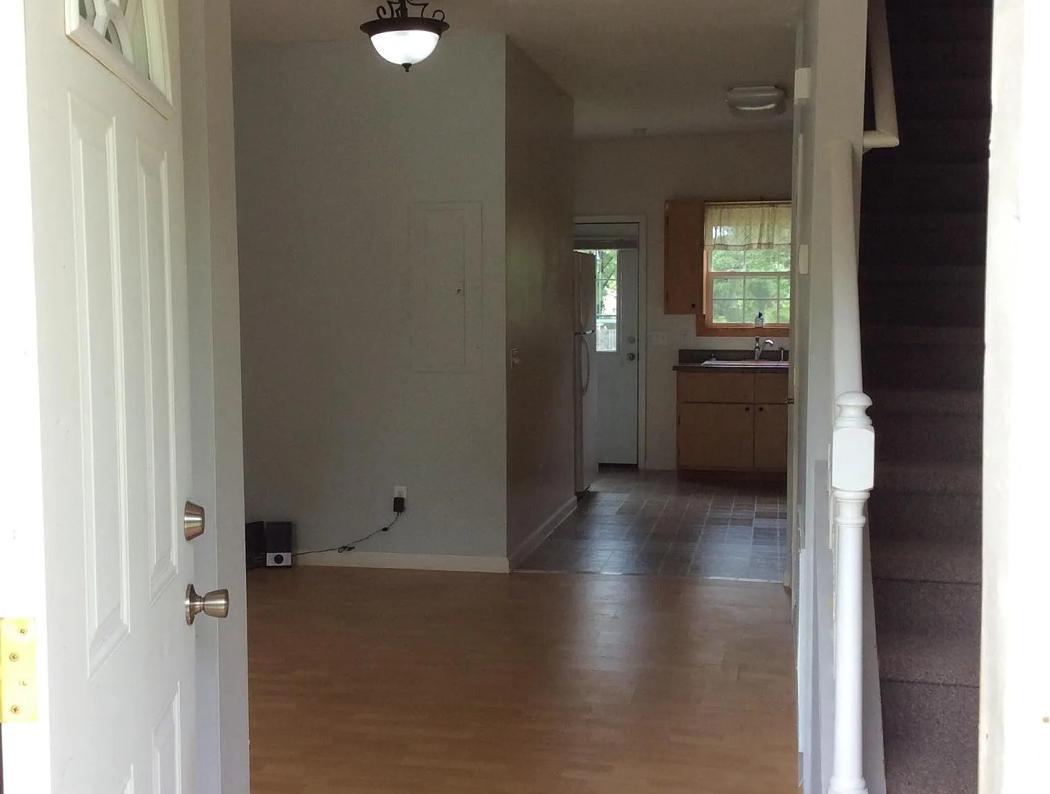 4 bed, 2387 sqft, $2,395 — Photo 2