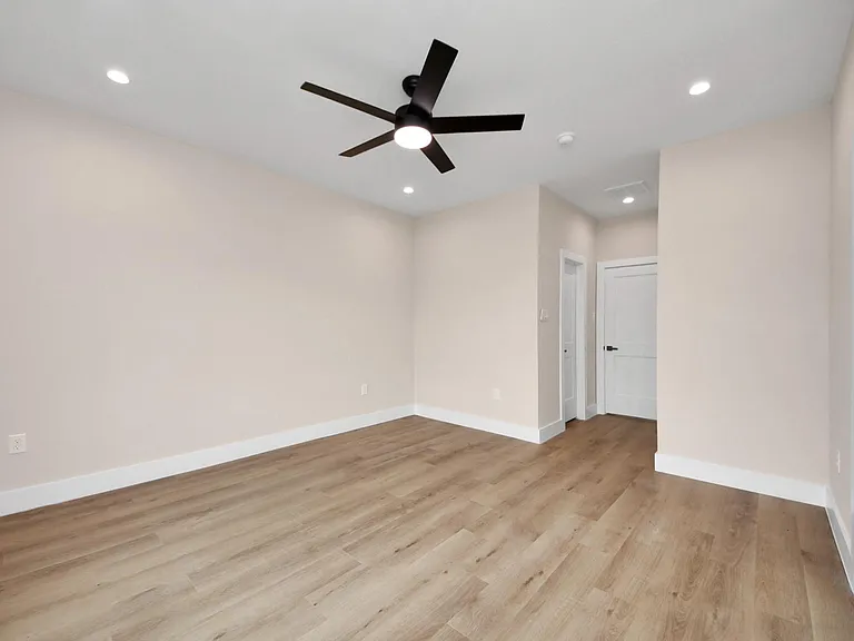 7542 Charlie St — Photo 11