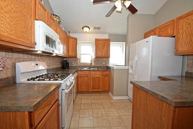 2803 Rutland Cir #201 — Photo 13