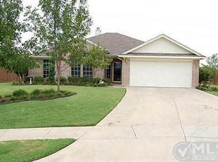 901 White Clover Ct, Burleson, TX 76028