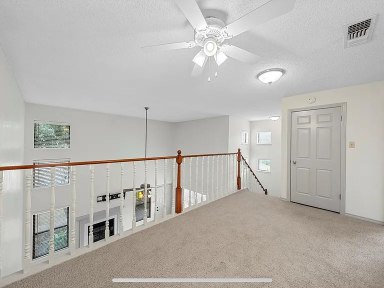 125 Pleasant Grove Ln — Photo 16