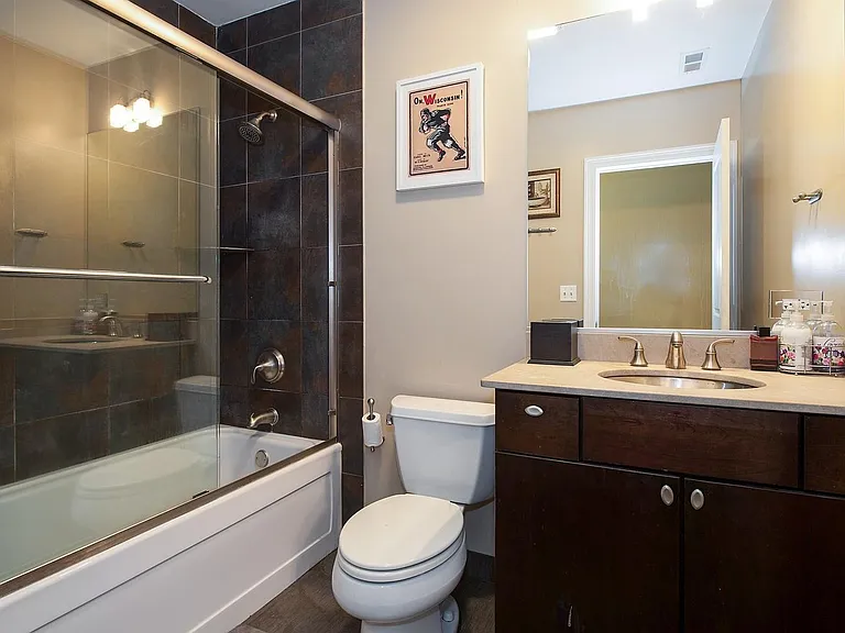 1252 W Diversey Pkwy #2 — Photo 9