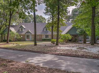 1403 N Maple Ave, Sand Springs, OK 74063