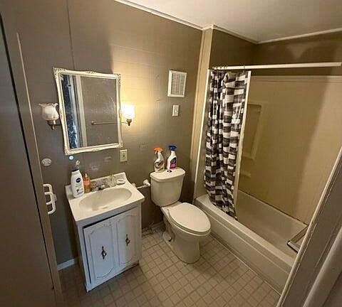3rd image of 520 N 5th St