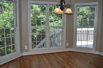 3rd image of 1048 Longwood Dr