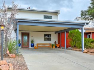 610 Lakeview Cir SE, Rio Rancho, NM 87124