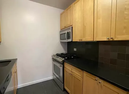 Rented by Tourma Realty LLC | media 18