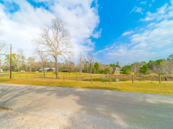 840 Horace Bonds Rd, Livingston, TX 77351