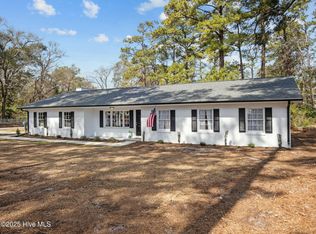 4112 Country Club Rd, Morehead City, NC 28557