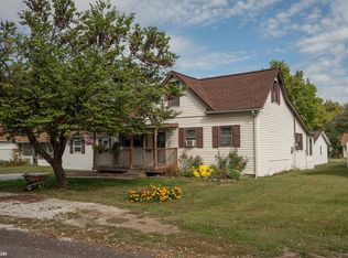 335 Cedar St, Warsaw, IL 62379