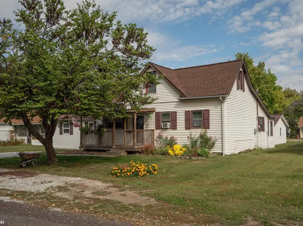 335 Cedar St, Warsaw, IL 62379