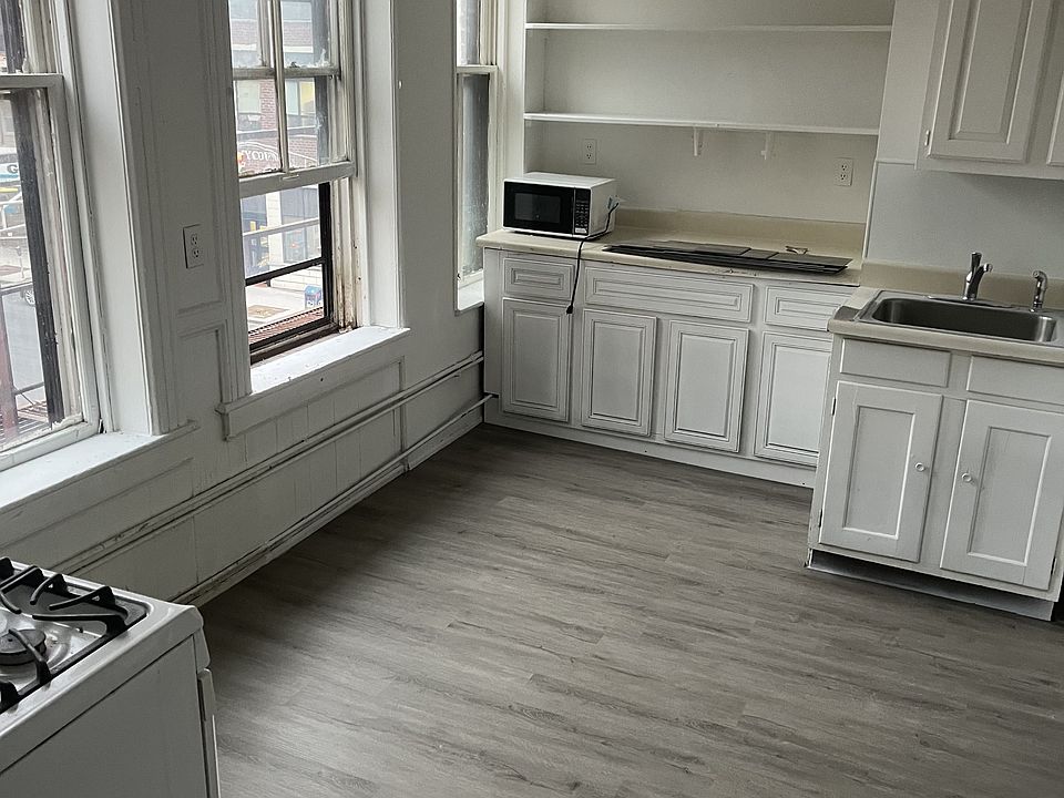 1st image of 301 High St #3A