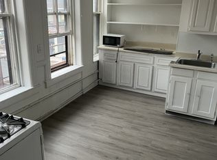 301 High St #3A, Holyoke, MA 01040