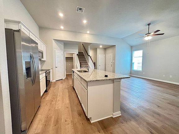 5th image of 414 Nespral Dr