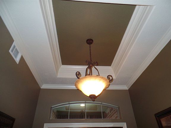 4th image of 6065 Carrie Ln