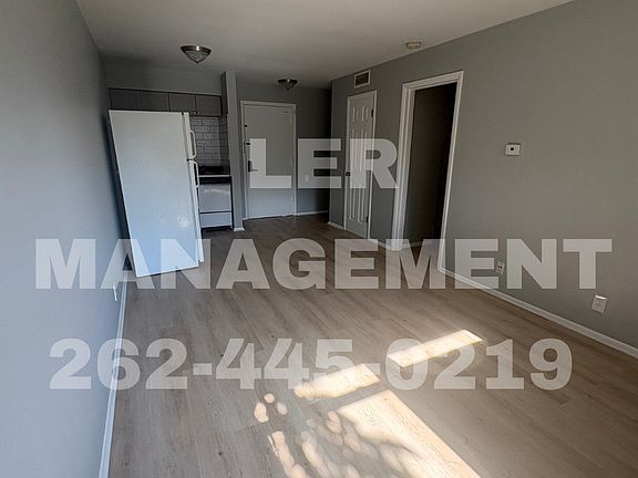 2nd image of 1915 Washington Ave APT 210