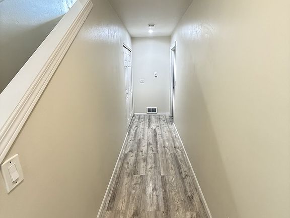 4th image of 15423 NE Alton St