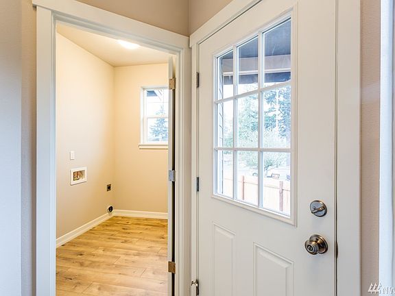 3rd image of 9027 Yakima Ave