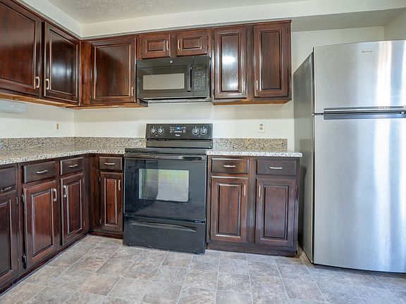 3rd image of 6817 Ericka Ave