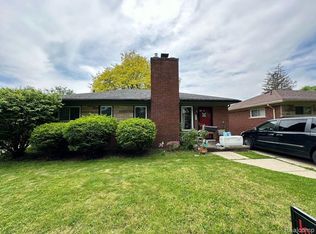 22724 Rosedale St, Saint Clair Shores, MI 48080