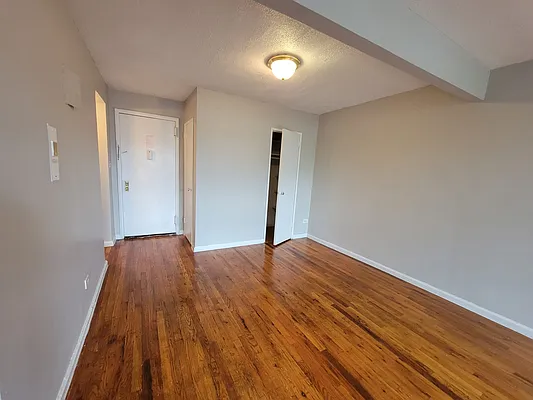 Rented by HFF Realty LLC | media 7