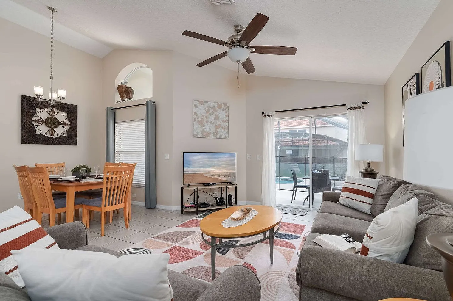4 bed, 3.0 bath, 1636 sqft, $4,171 — Photo 4