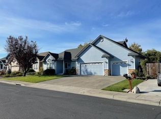 1212 Hermitage Way, Rohnert Park, CA 94928