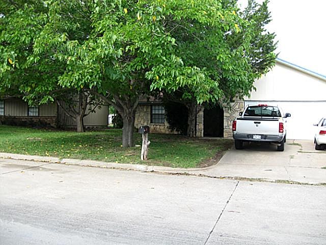 1st image of 406 Heather Dr