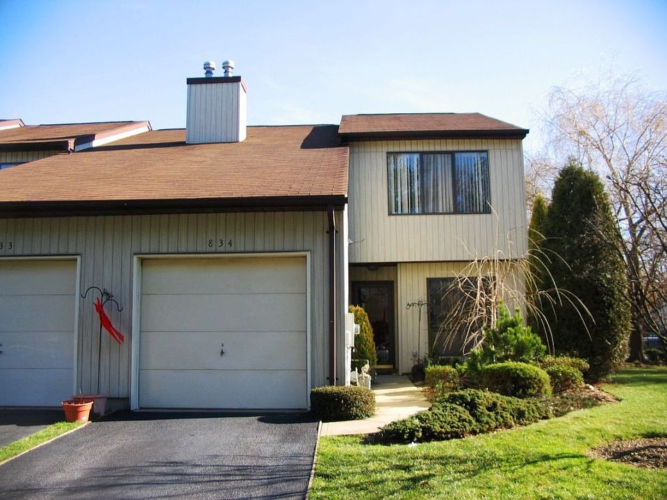834 Woodlands