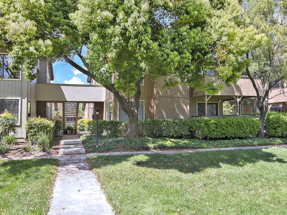 1st image of 215 Del Monte Ln