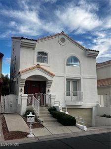 2857 Queens Courtyard Dr, Las Vegas, NV, 89109