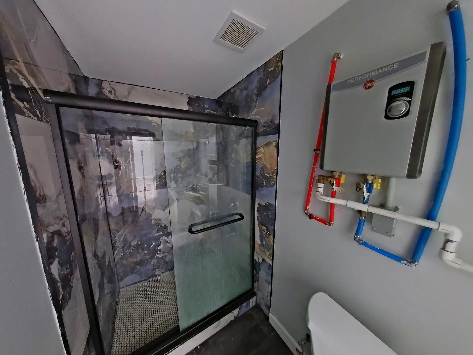 1 bed, 2052 sqft, $1,100 — Photo 4