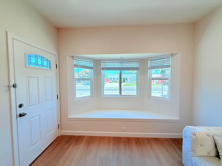 85 Cronin Dr — Photo 5