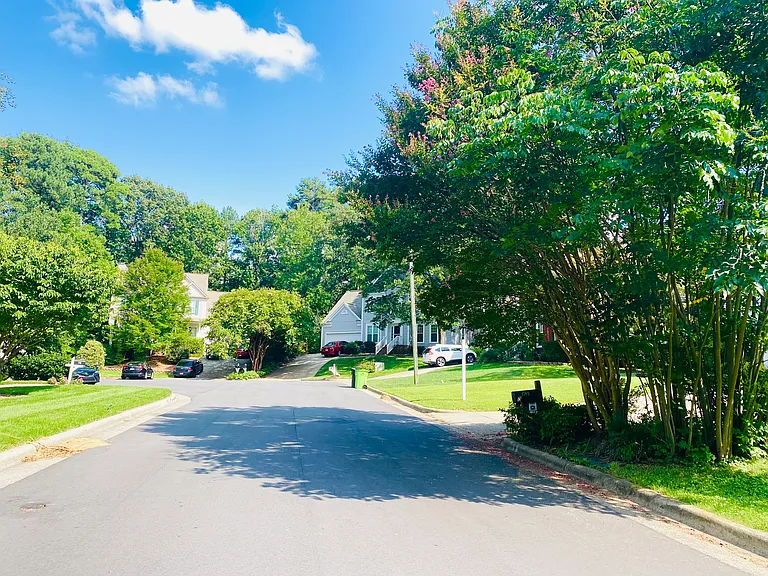 1705 Waterclose Ct — Photo 3